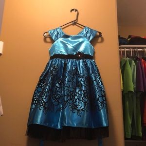 Girl’s formal dress